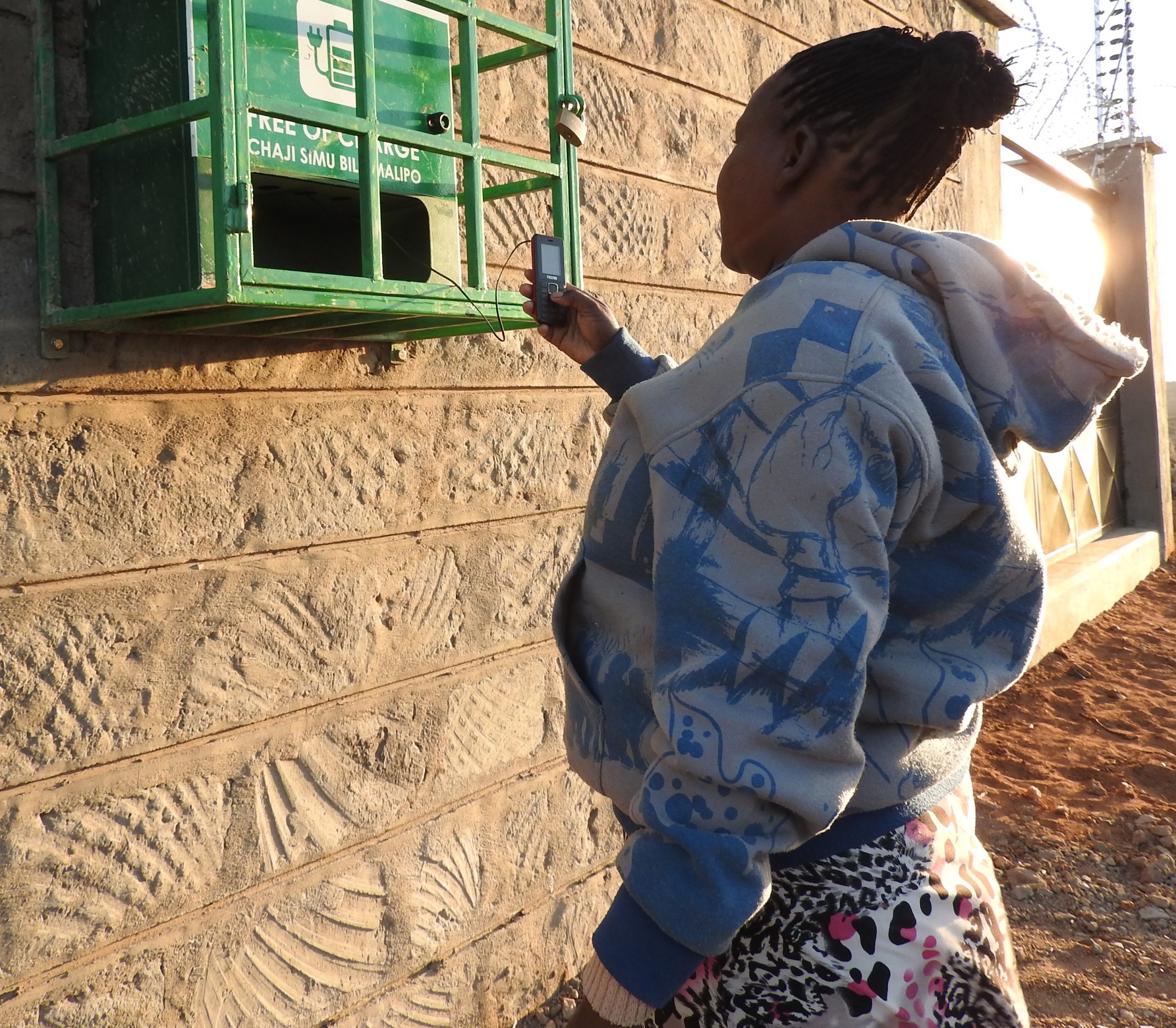 Kenya REGAL-AG women working to improve telecommunications