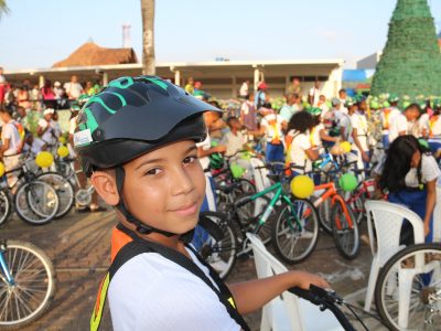 Colombia PAR youth biking for peace