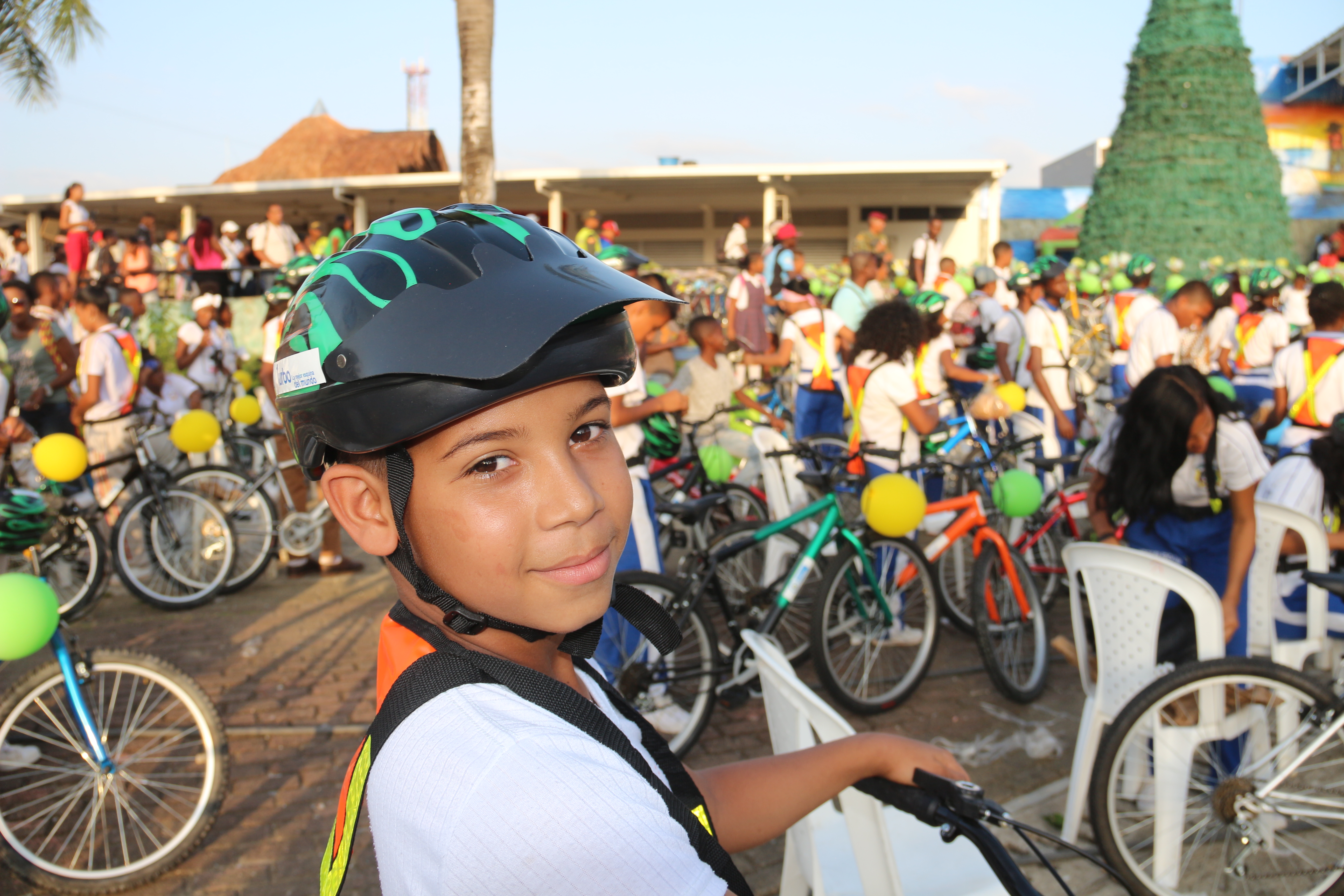 Colombia PAR youth biking for peace
