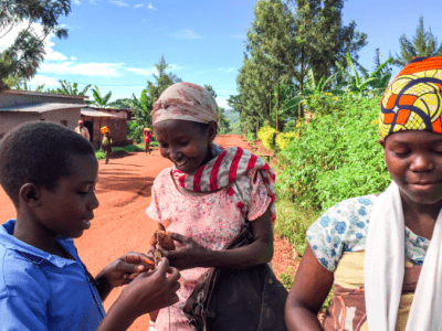 Rwanda trio with maize