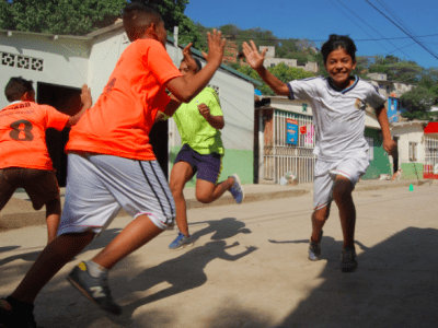 Colombia_PAR_boys playing