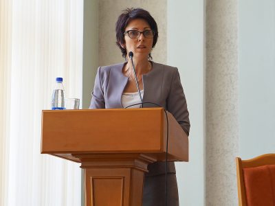 Belarus_WLP_woman at podium