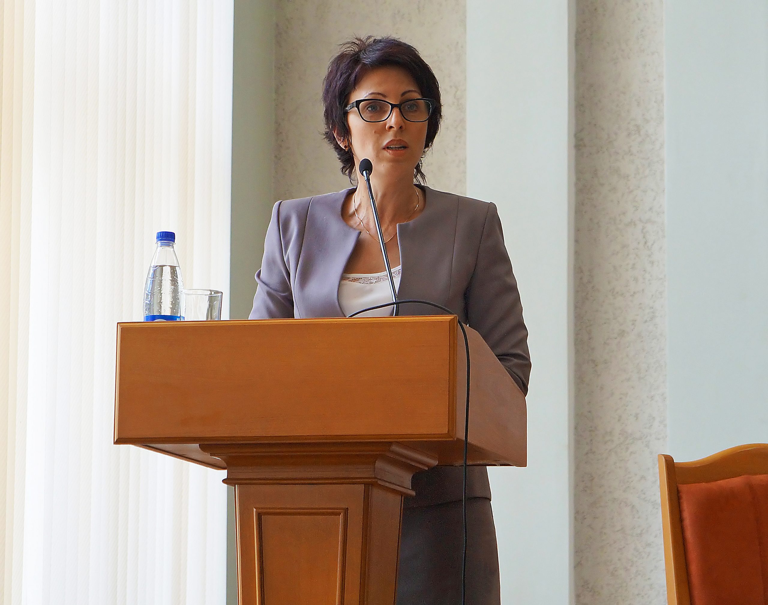 Belarus_WLP_woman at podium