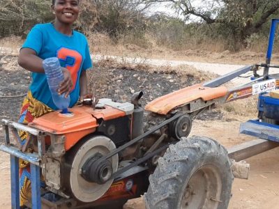 Tanzania_NAFAKA_youth with farming equipment