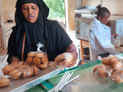 Kenya_LMS_Woman entrepreneur baker